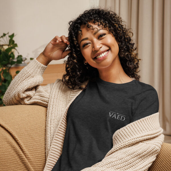 Le T-shirt décontracté VAED : Confort et style réunis pour la femme moderne – Image 3