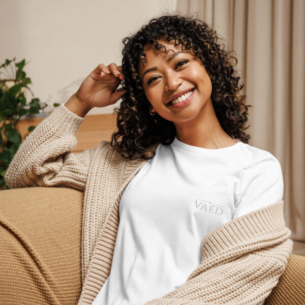 Le T-shirt décontracté VAED : Confort et style réunis pour la femme moderne – Image 6