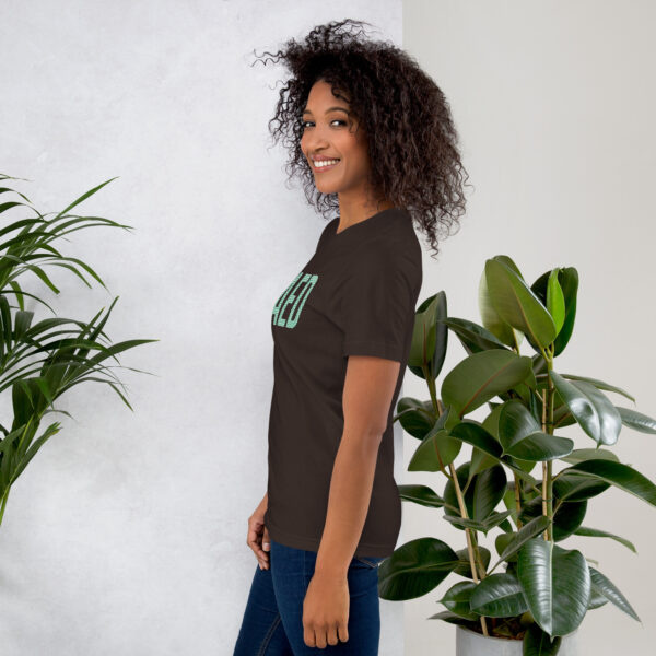 T-shirt femme VAED CLOTHES – L’Essence de l’Audace Urbaine – Image 12
