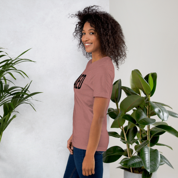 T-shirt Femme VAED CLOTHES – Élégance Urbaine, Attitude Affirmée – Image 3