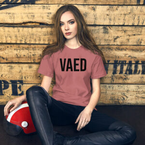 T-shirt Femme VAED CLOTHES – Élégance Urbaine, Attitude Affirmée